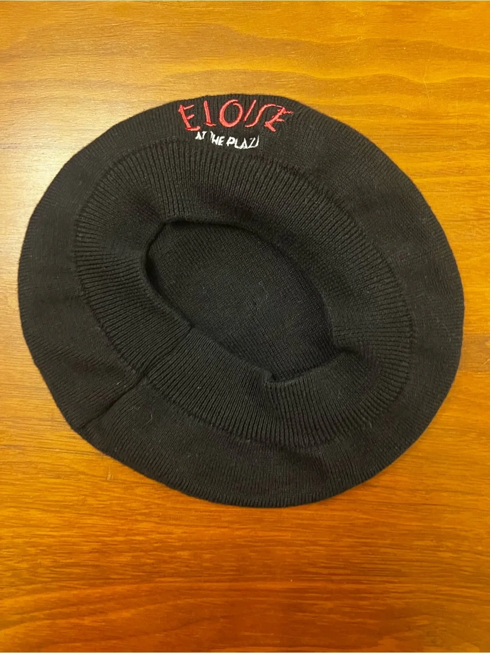Eloise At The Plaza Girls Black Knit Beret Hat Red Embroidered Vintage Kids